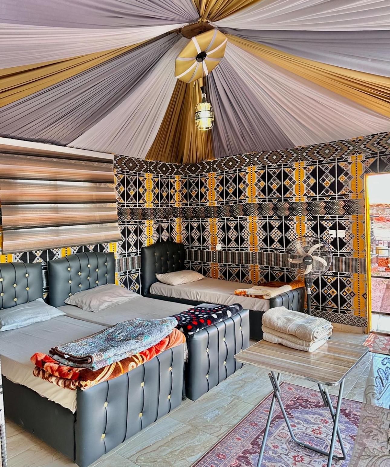 Rum Flower Bubbles Luxury Camp Wadi Rum Bagian luar foto
