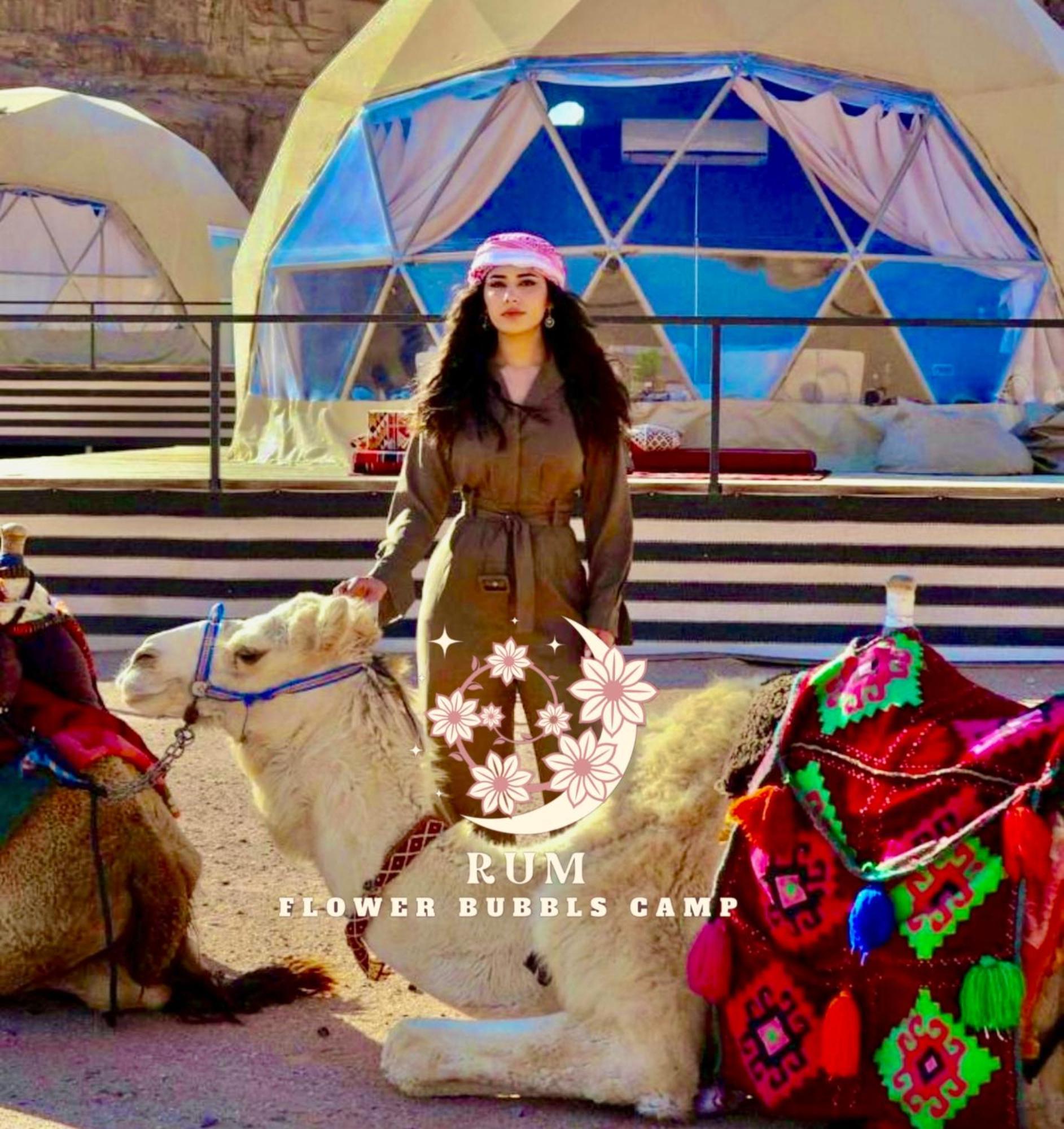Rum Flower Bubbles Luxury Camp Wadi Rum Bagian luar foto