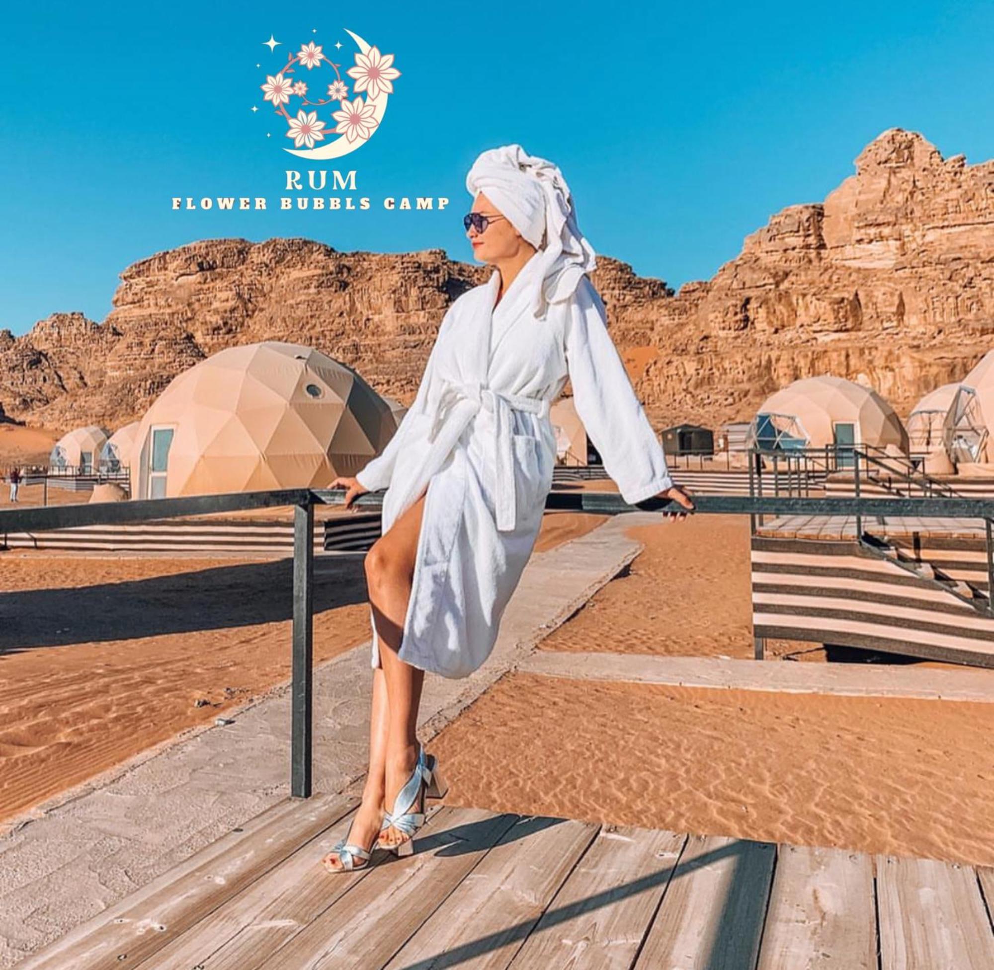 Rum Flower Bubbles Luxury Camp Wadi Rum Bagian luar foto
