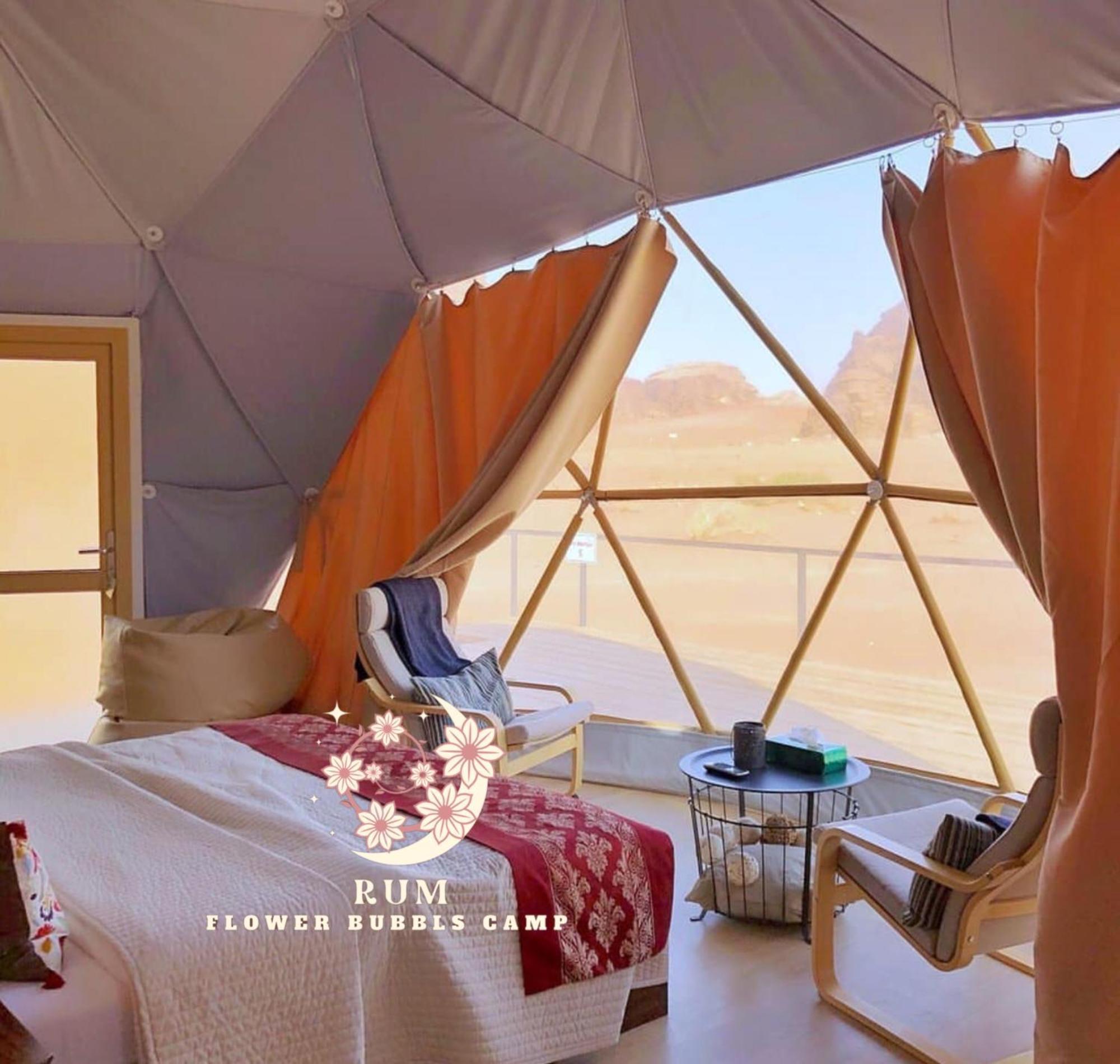 Rum Flower Bubbles Luxury Camp Wadi Rum Bagian luar foto