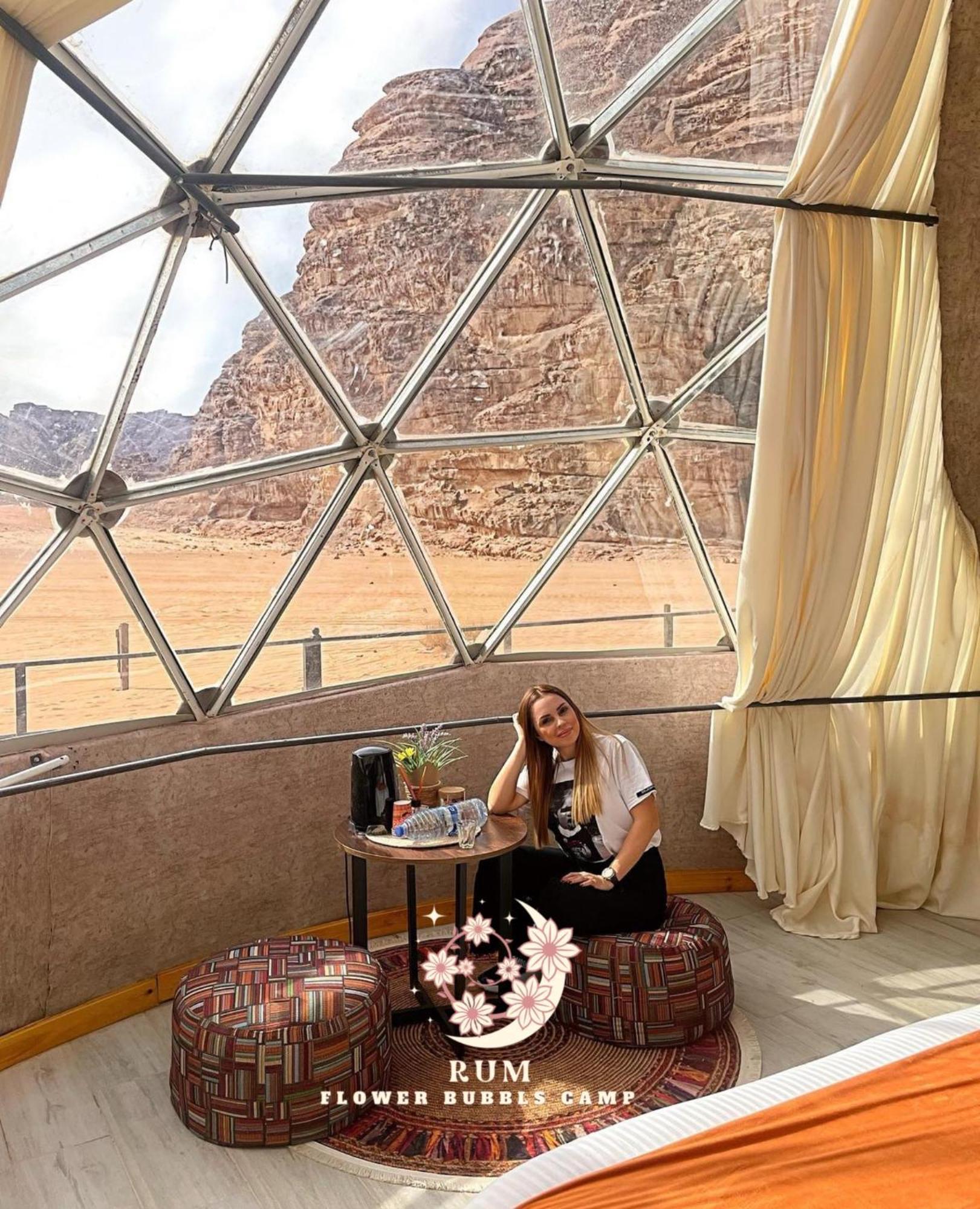 Rum Flower Bubbles Luxury Camp Wadi Rum Bagian luar foto